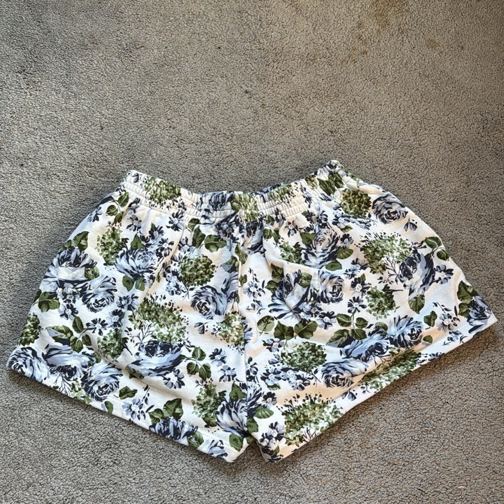 Levi’s Sweat Shorts - Picture 5 of 5